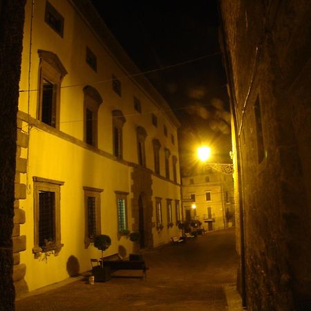 Palazzo Orsini Bed & Breakfast โบมาร์โซ ภายนอก รูปภาพ