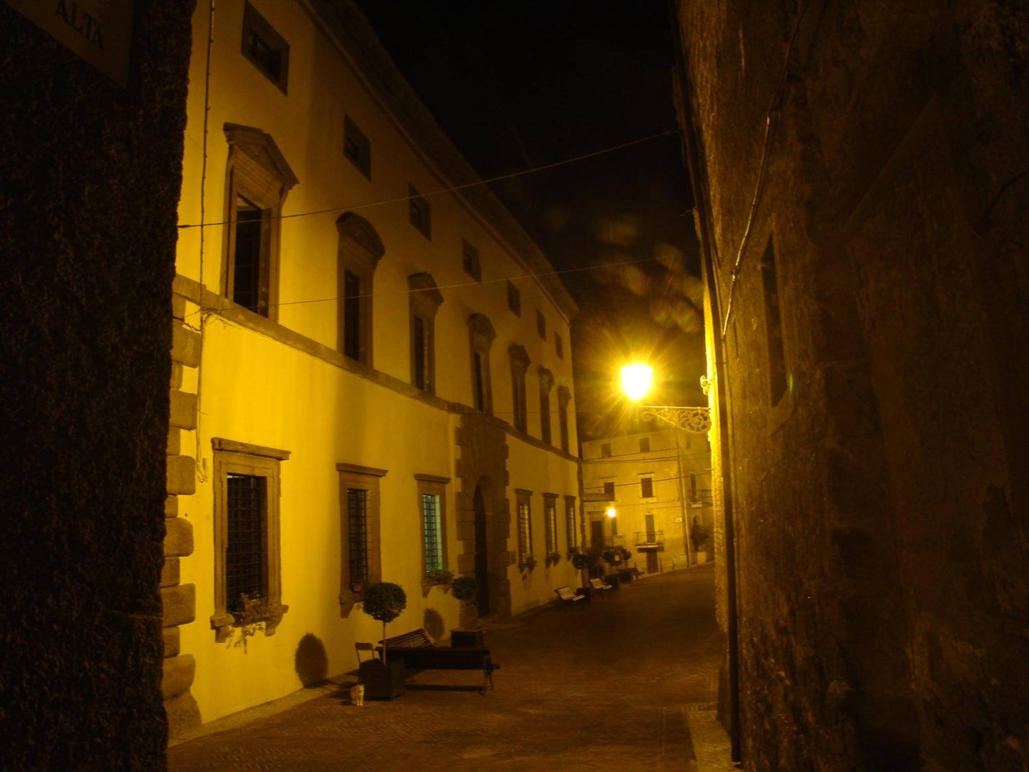 Palazzo Orsini Bed & Breakfast โบมาร์โซ ภายนอก รูปภาพ