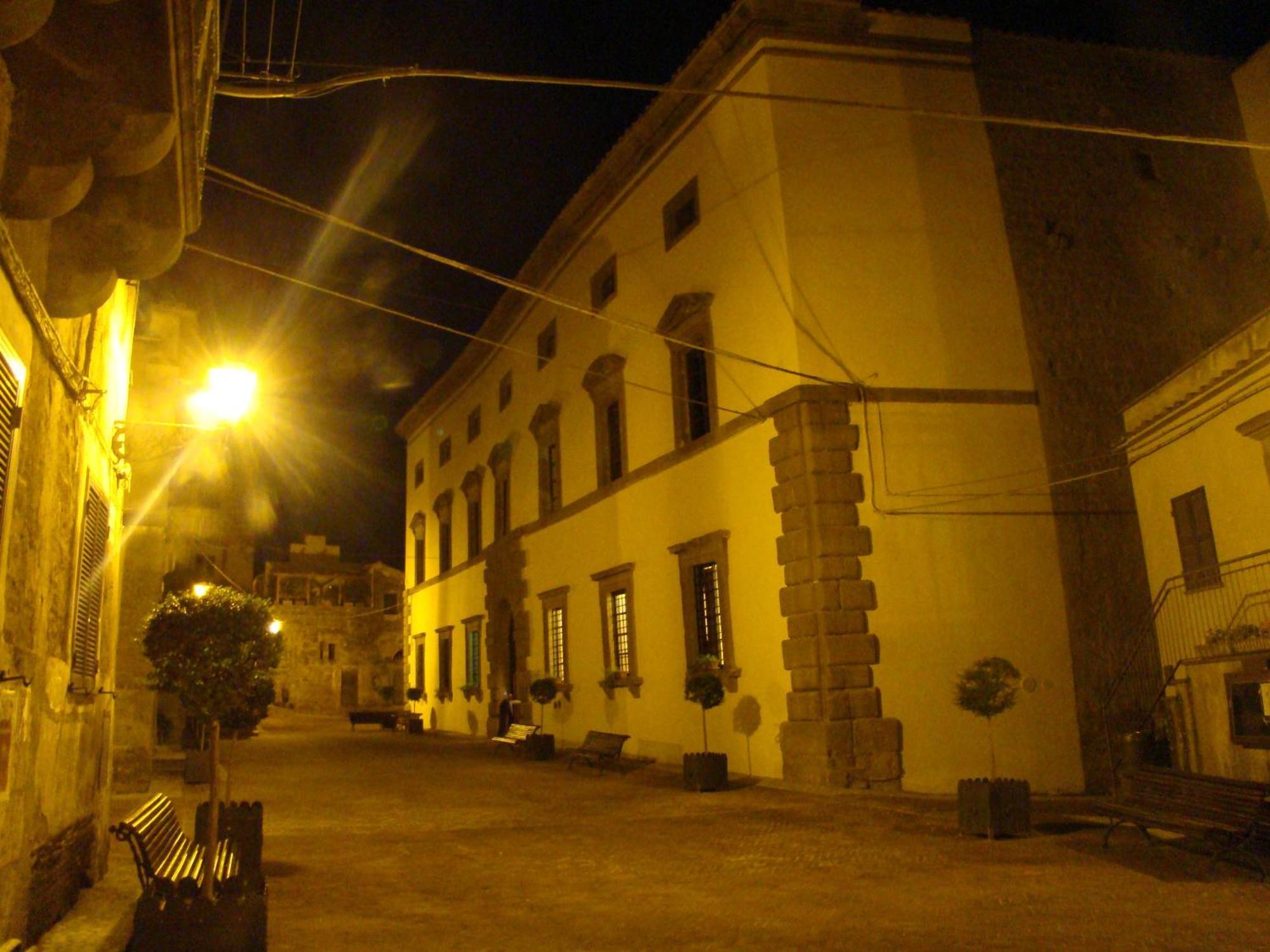 Palazzo Orsini Bed & Breakfast โบมาร์โซ ภายนอก รูปภาพ