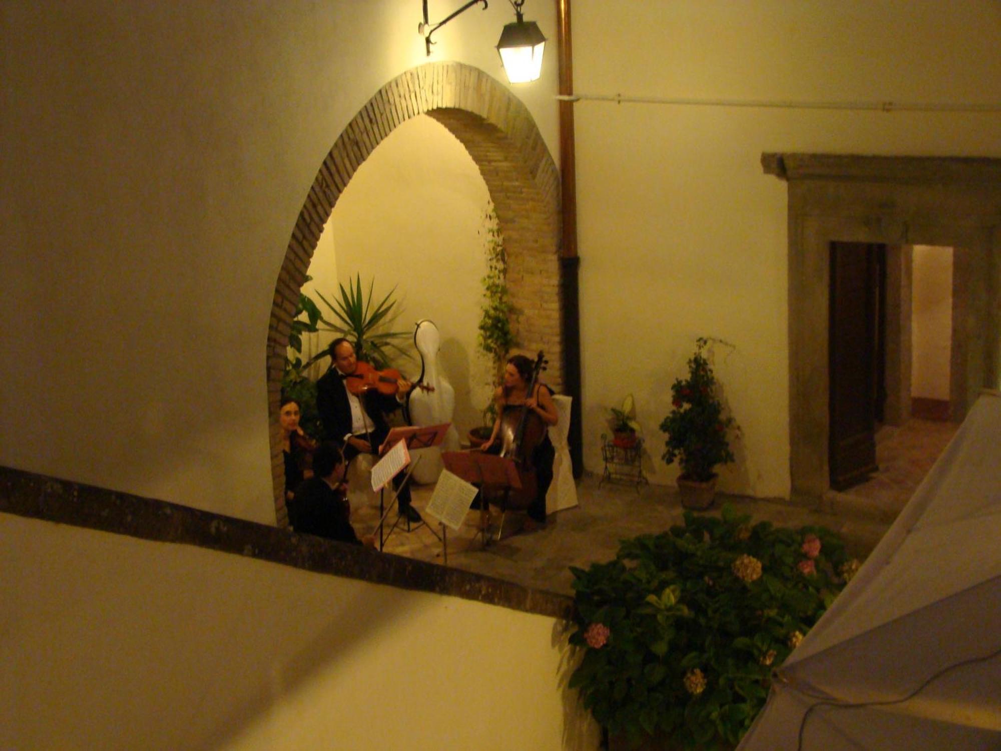 Palazzo Orsini Bed & Breakfast โบมาร์โซ ภายนอก รูปภาพ
