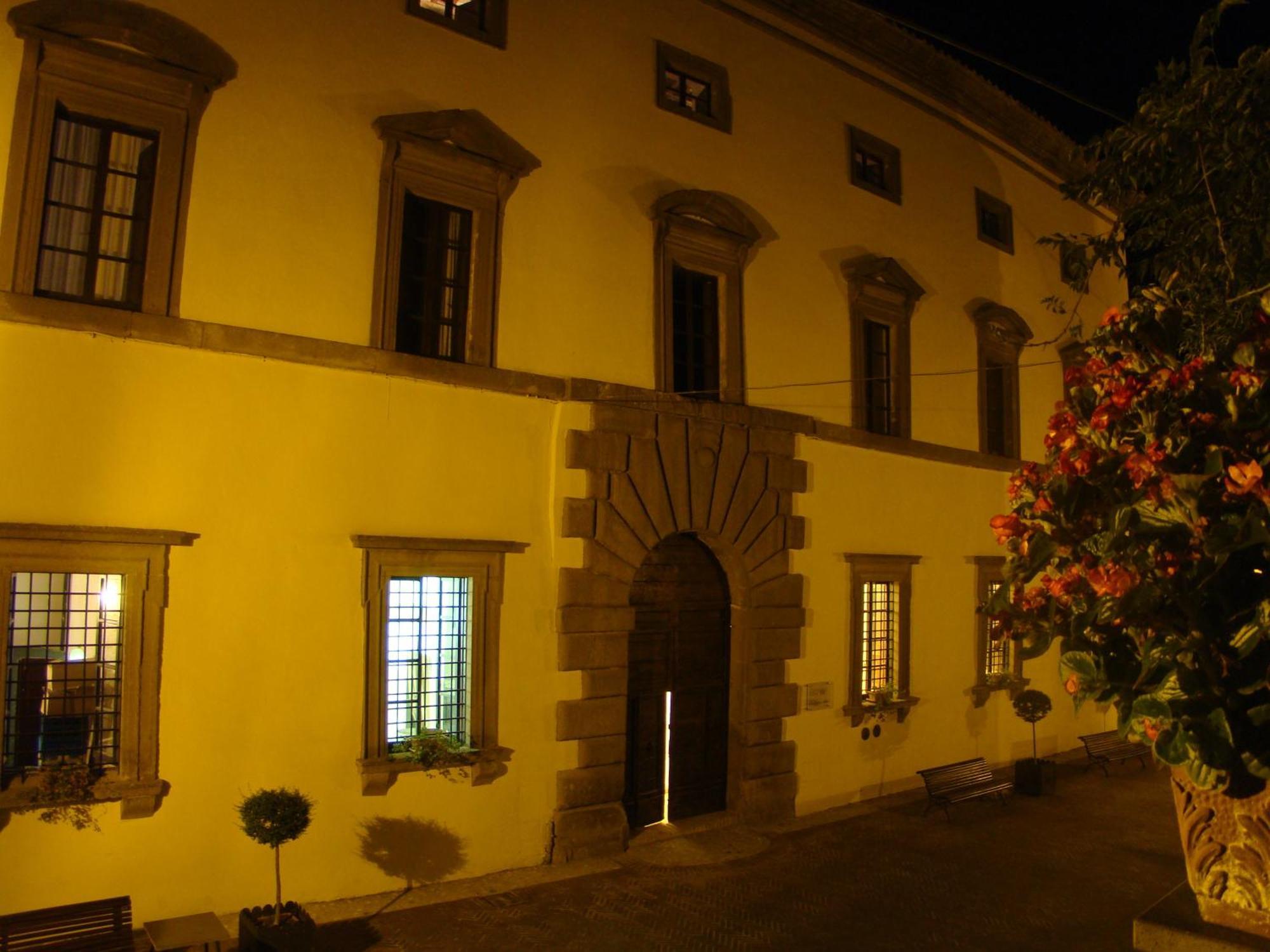 Palazzo Orsini Bed & Breakfast โบมาร์โซ ภายนอก รูปภาพ