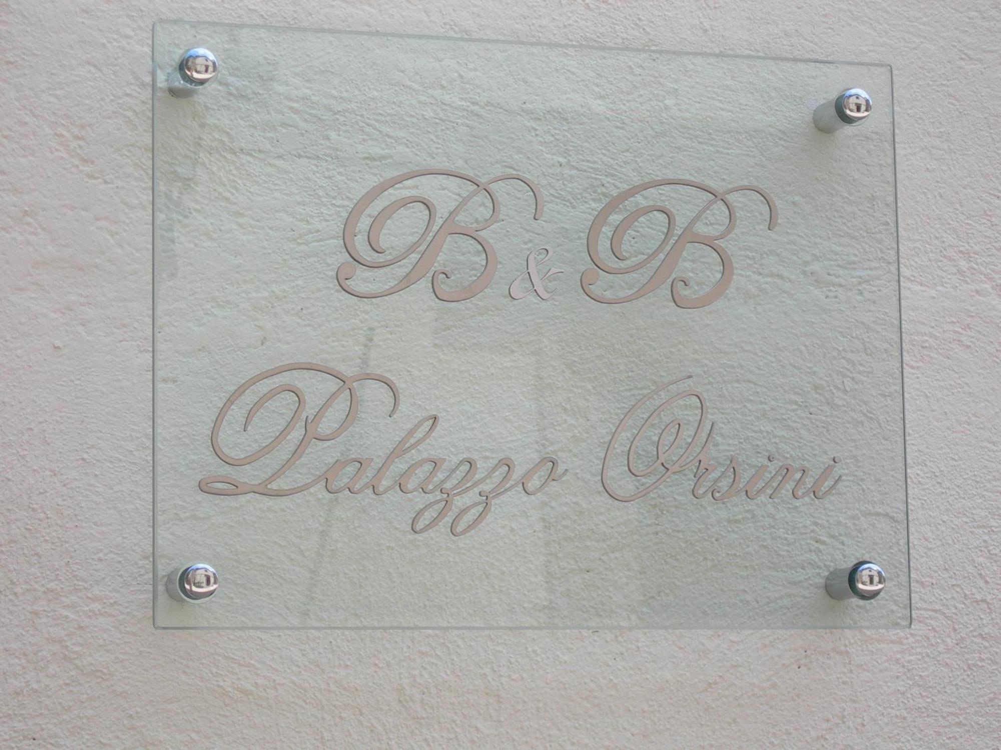 Palazzo Orsini Bed & Breakfast โบมาร์โซ ภายนอก รูปภาพ
