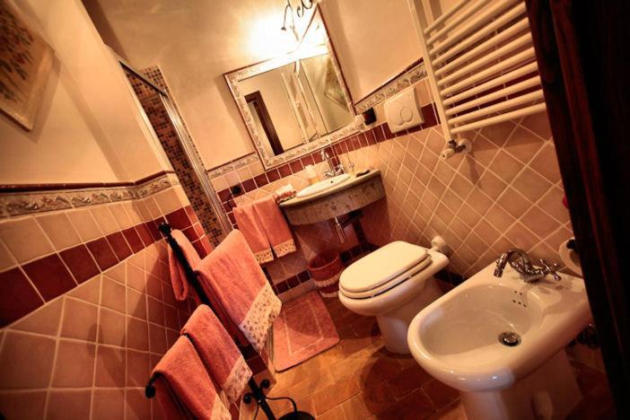 Palazzo Orsini Bed & Breakfast โบมาร์โซ ภายนอก รูปภาพ