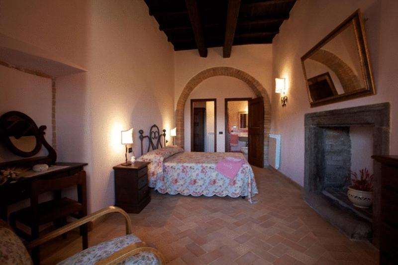 Palazzo Orsini Bed & Breakfast โบมาร์โซ ห้อง รูปภาพ