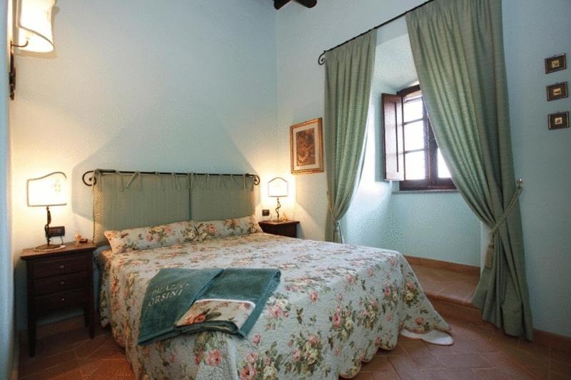Palazzo Orsini Bed & Breakfast โบมาร์โซ ห้อง รูปภาพ